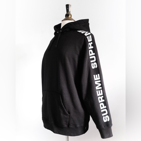 COPY - SUPREME Authentic Black Hoodie with Silver Metallic Logo Sleeves • M - Picture 4 of 10